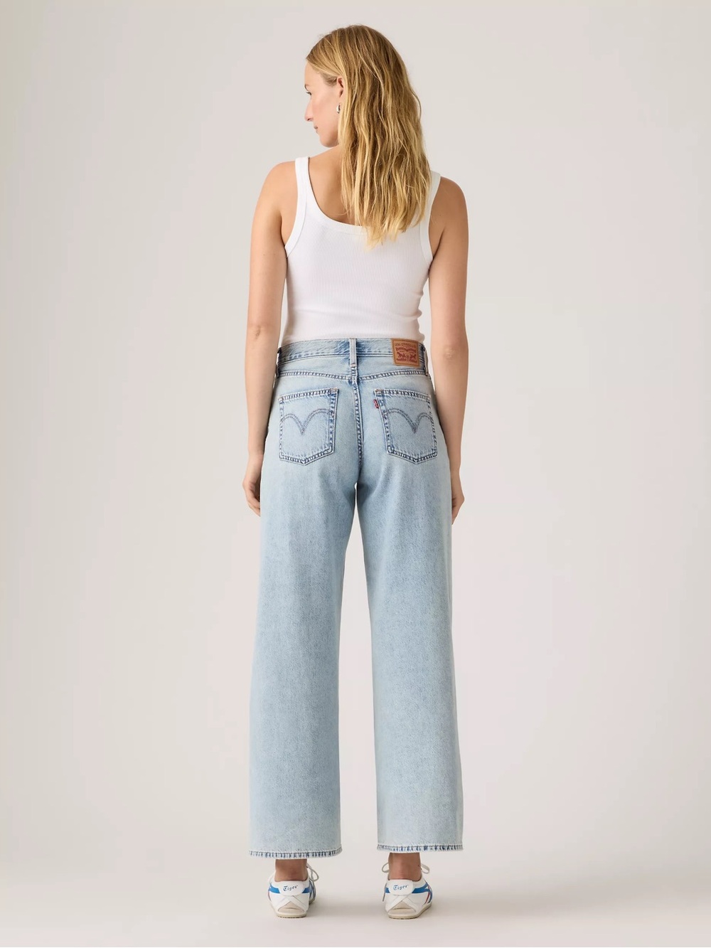 NWT Levi’s Middy Wide Leg Ankle Lightweight Jeans - Picture 3 of 13